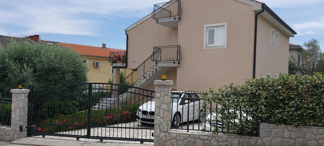 Apartmani Tomislav Krk Town Extérieur photo